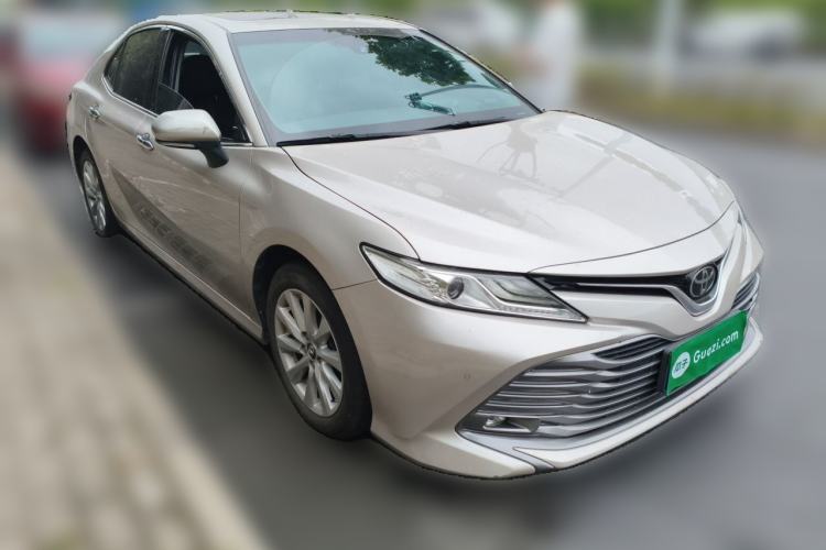Used Toyota Camry 2019 Revised Version 2.0G Luxury Edition Front Right 45 Deg