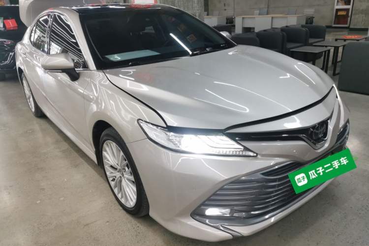 Used Toyota Camry 2019 Revised Version 2.5G Luxury Edition Front Right 45 Deg