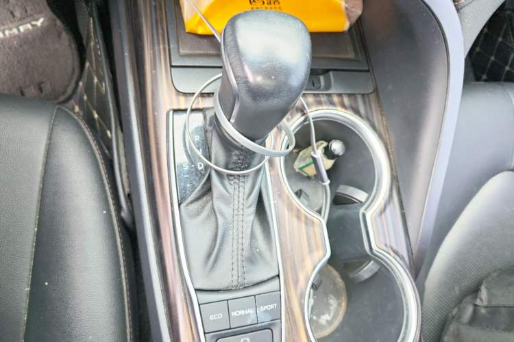 Used Toyota Camry 2019 Revised Version 2.5G Luxury Edition Gear Lever