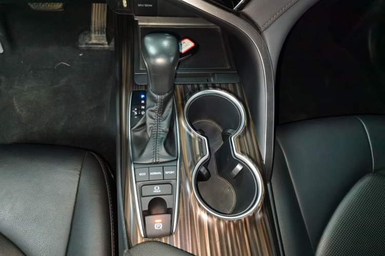 Used Toyota Camry 2019 Revised Version 2.5G Luxury Edition Gear Lever