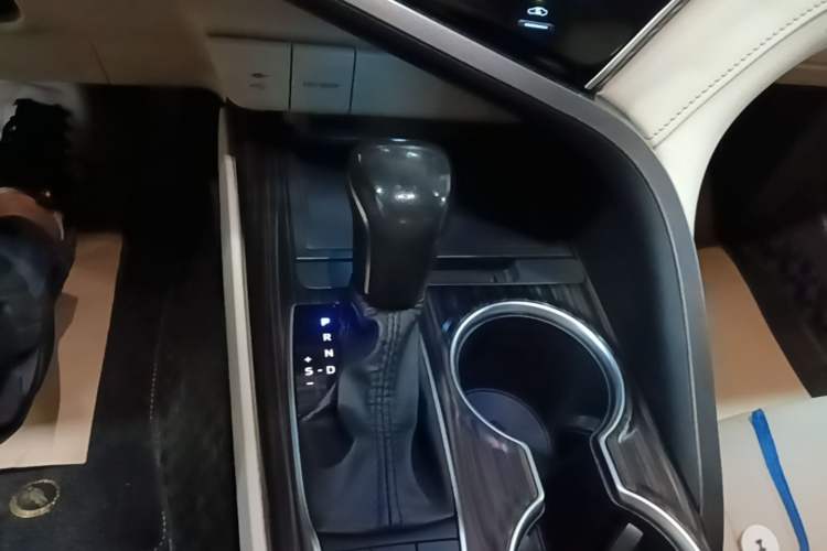 Used Toyota Camry 2019 Revised Version 2.5G Luxury Edition Gear Lever