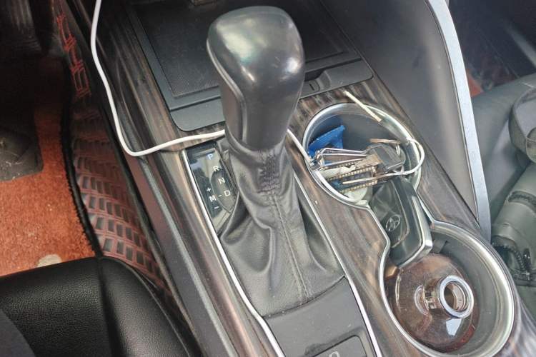 Used Toyota Camry 2019 Revised Version 2.0G Luxury Edition Gear Lever