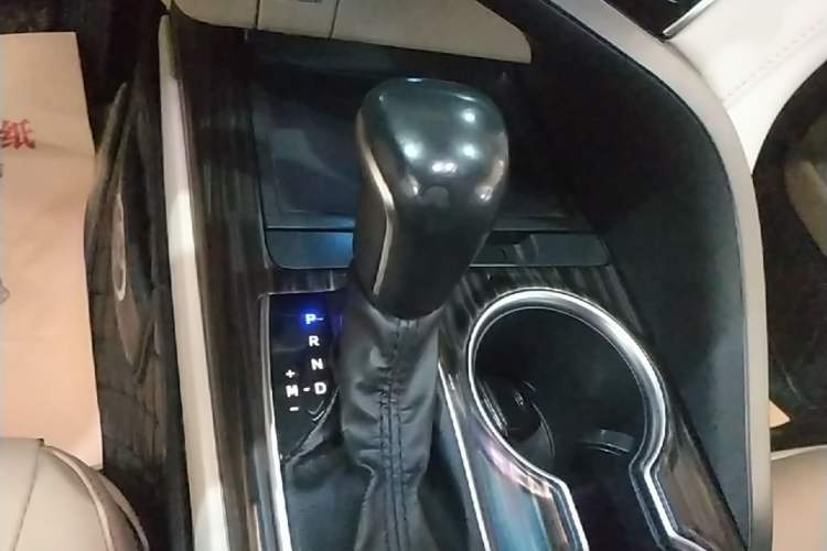 Used Toyota Camry 2019 2.0G Luxury Edition China VI Standard Gear Lever