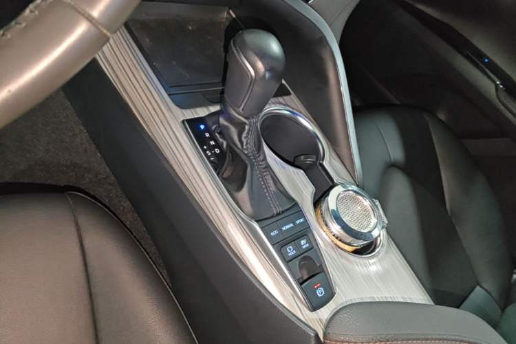 Used Toyota Camry 2019 Revised Version Dual-Engine 2.5 HG Luxury Edition Gear Lever