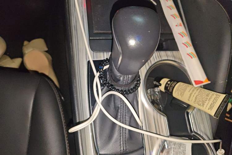 Used Toyota Camry 2019 Dual-Engine 2.5 HG Luxury Edition China VI Standard Gear Lever