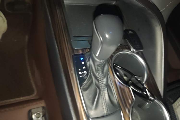 Used Toyota Camry 2019 2.0G Luxury Edition China VI Standard Gear Lever