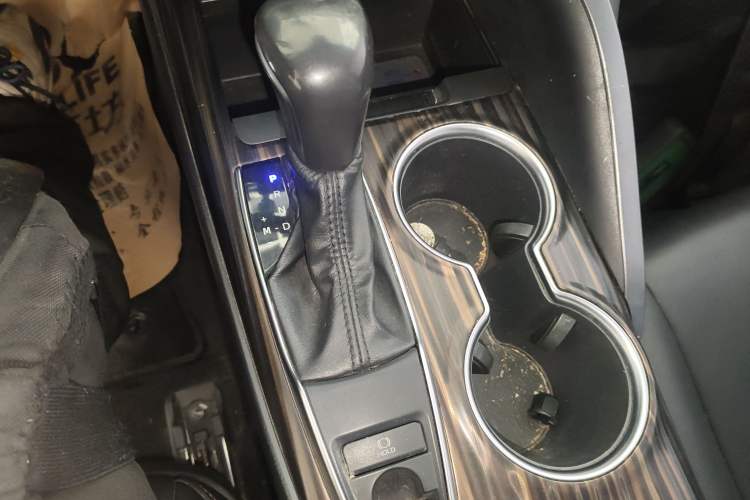 Used Toyota Camry 2019 2.0G Luxury Edition China VI Standard Gear Lever