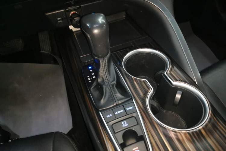 Used Toyota Camry 2019 Revised Version 2.5G Luxury Edition Gear Lever