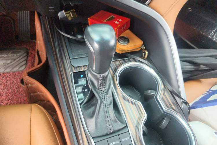 Used Toyota Camry 2019 Revised Version 2.5G Luxury Edition Gear Lever