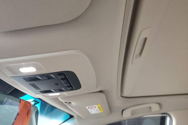 Used Toyota Camry 2019 Revised Version 2.0G Luxury Edition Headliner