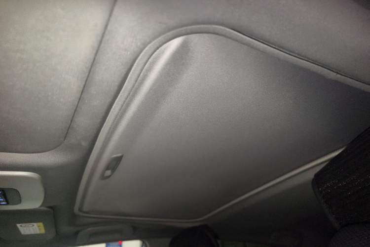 Used Toyota Camry 2019 2.0G Luxury Edition China VI Standard Headliner