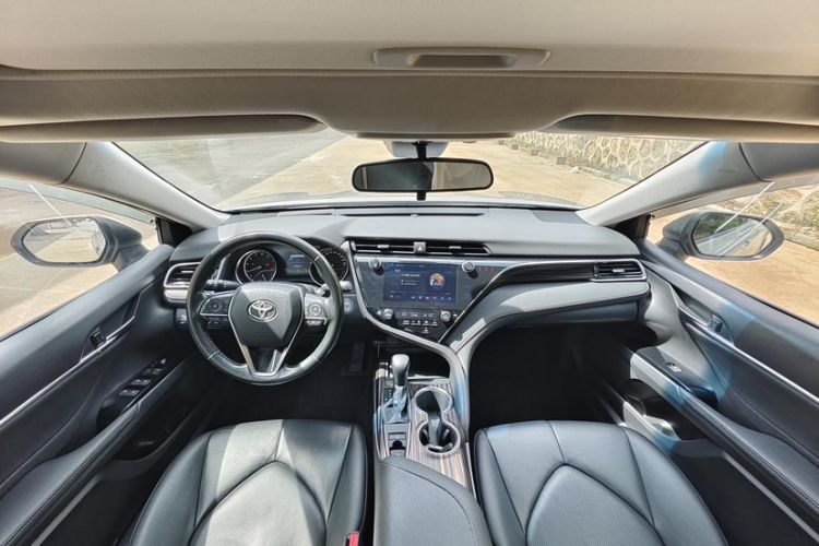 Used Toyota Camry 2019 2.0G Luxury Edition China VI Standard Interior 1