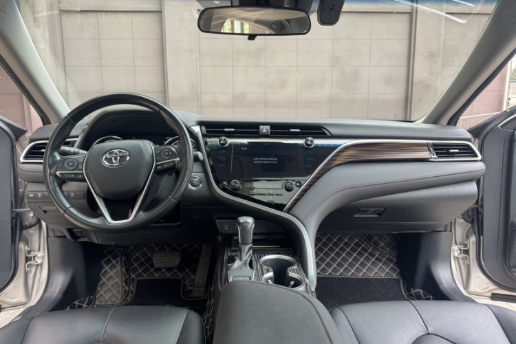 Used Toyota Camry 2019 2.0G Luxury Edition China VI Standard Interior 1