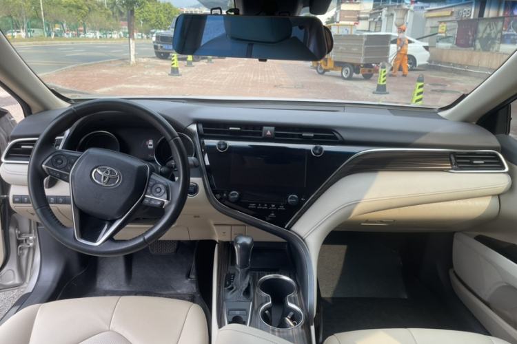 Used Toyota Camry 2019 2.0G Luxury Edition China VI Standard Interior 1