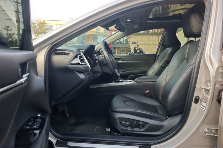 Used Toyota Camry 2019 Revised Version Dual-Engine 2.5 HG Luxury Edition Interior 2