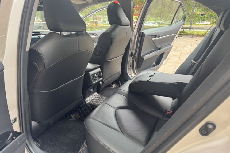 Used Toyota Camry 2019 2.0G Luxury Edition China VI Standard Interior 4