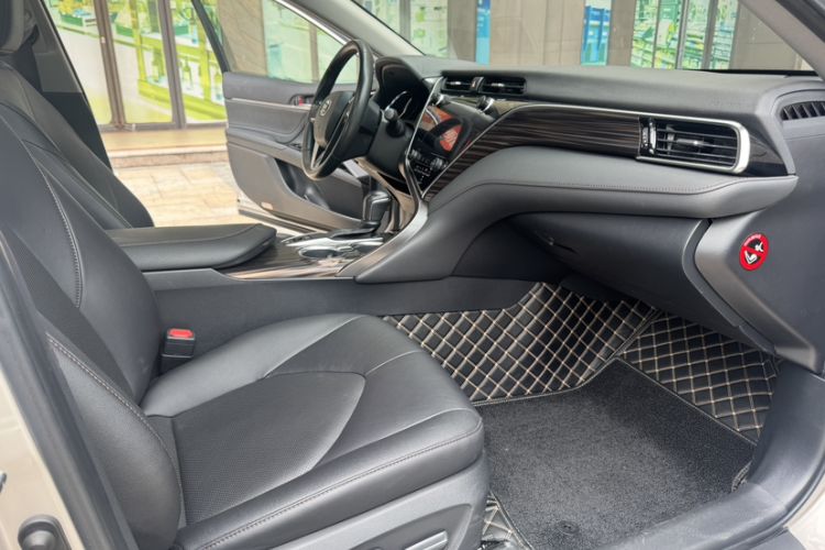 Used Toyota Camry 2019 2.0G Luxury Edition China VI Standard Interior 5