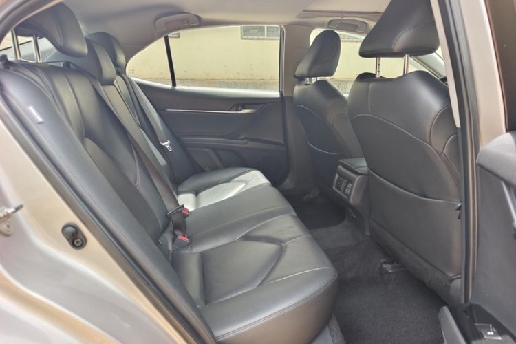 Used Toyota Camry 2019 2.0G Luxury Edition China VI Standard Interior 6