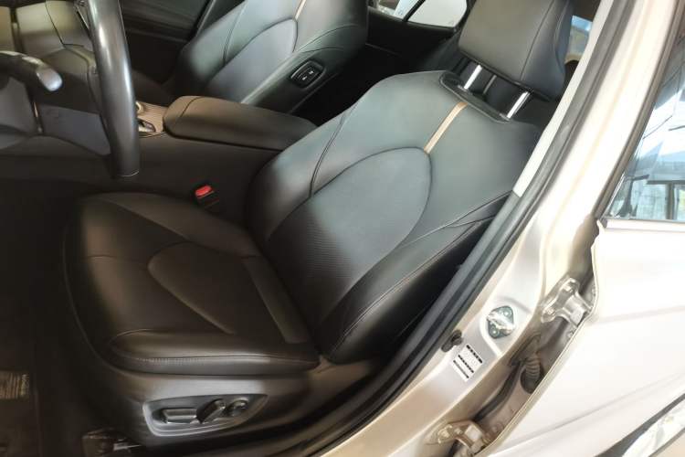 Used Toyota Camry 2019 Revised Version 2.0G Luxury Edition Left Front Seat