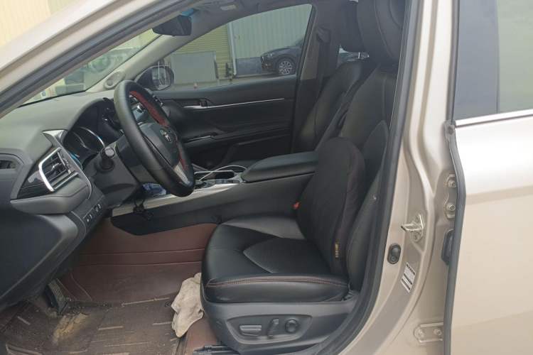 Used Toyota Camry 2019 Dual-Engine 2.5 HG Luxury Edition China V Standard Left Front Seat