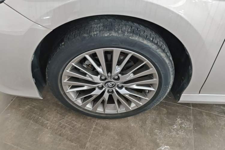 Used Toyota Camry 2019 Revised Version Dual-Engine 2.5 HG Luxury Edition Left Front Wheel Hub