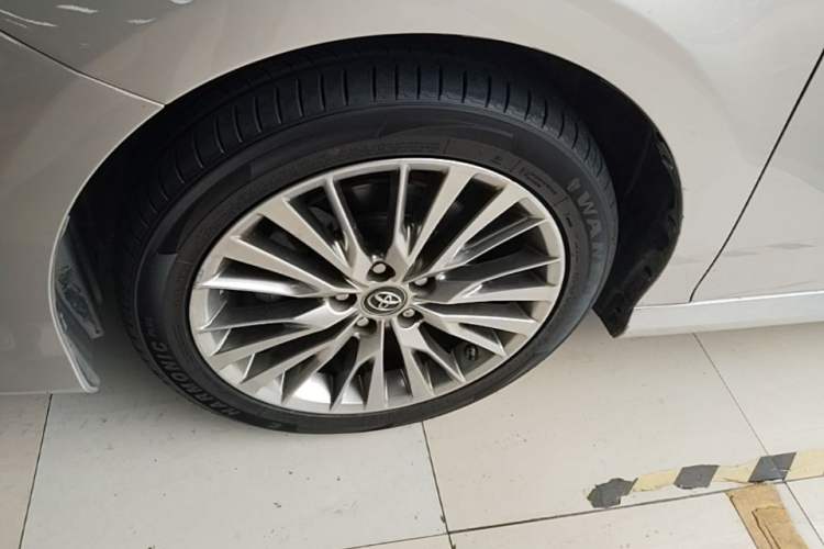 Used Toyota Camry 2019 Dual-Engine 2.5 HG Luxury Edition China VI Standard Left Front Wheel Hub