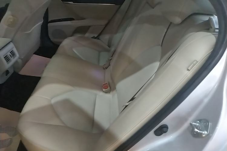 Used Toyota Camry 2019 2.0G Luxury Edition China VI Standard Left Rear Seat