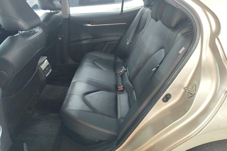 Used Toyota Camry 2019 Dual-Engine 2.5 HG Luxury Edition China VI Standard Left Rear Seat