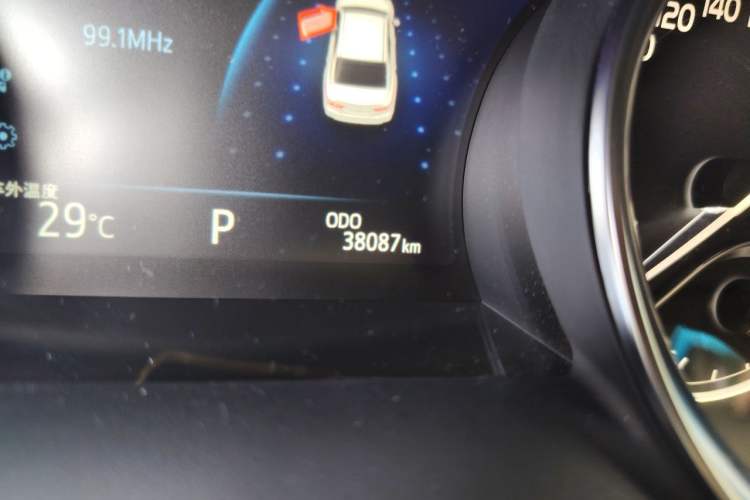 Used Toyota Camry 2019 2.5G Luxury Edition China VI Standard Odometer Close Up