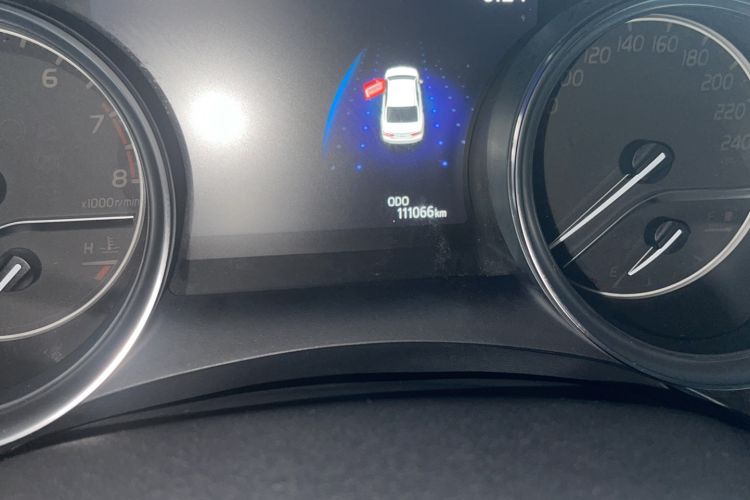 Used Toyota Camry 2019 2.0G Luxury Edition China VI Standard Odometer Close Up