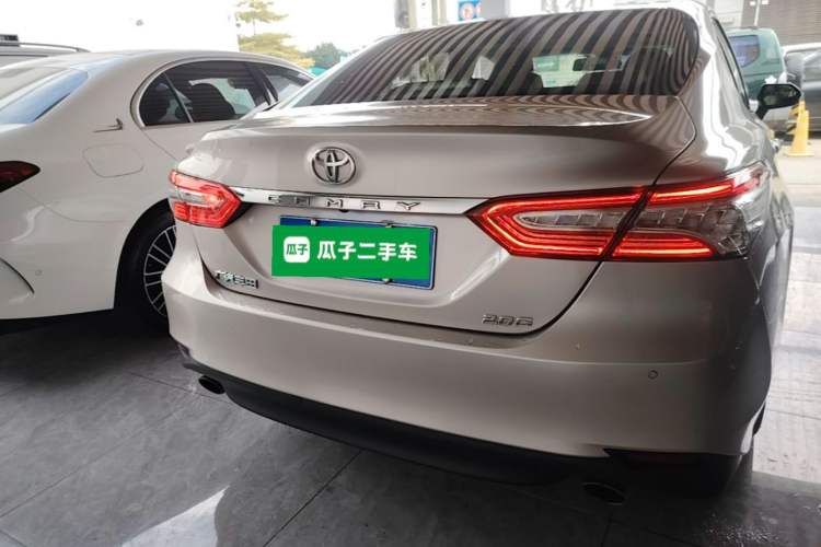 Used Toyota Camry 2019 Revised Version 2.0G Luxury Edition Rear