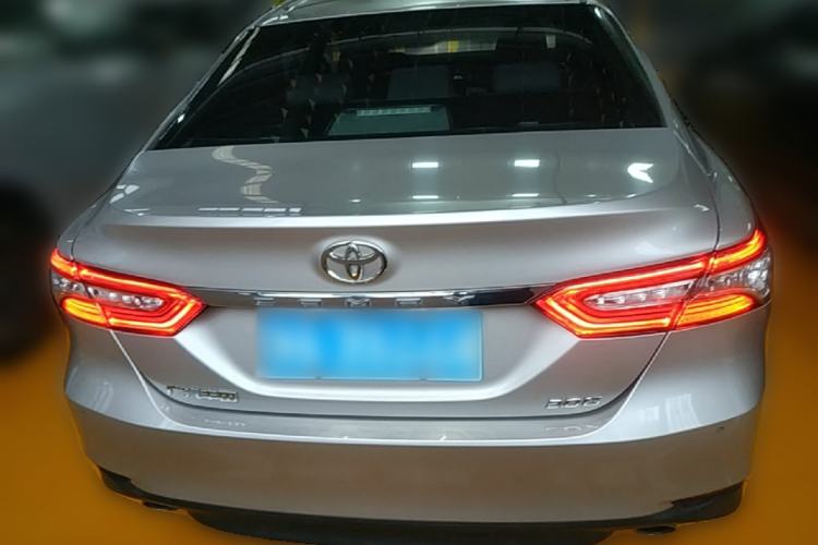 Used Toyota Camry 2019 2.0G Luxury Edition China VI Standard Rear
