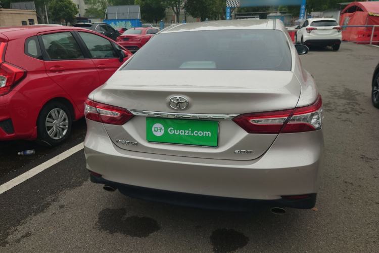 Used Toyota Camry 2019 Revised Version 2.0G Luxury Edition Rear