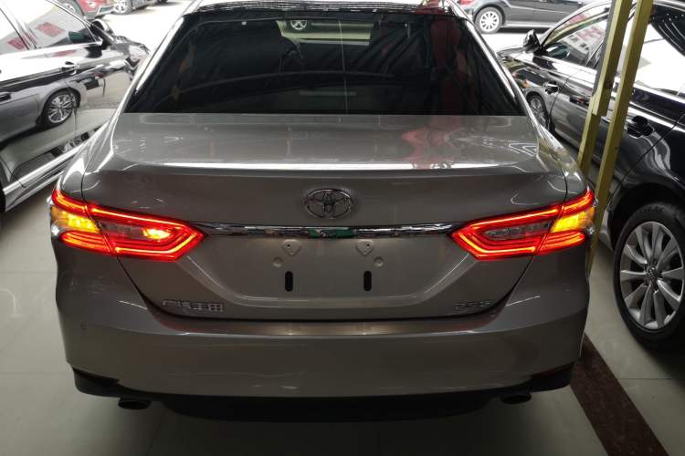 Used Toyota Camry 2019 2.5G Luxury Edition China VI Standard Rear