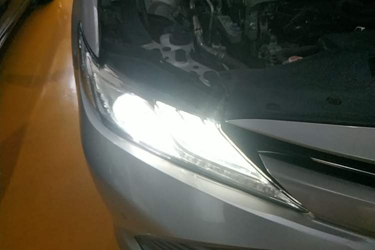Used Toyota Camry 2019 2.0G Luxury Edition China VI Standard Right Front Headlight