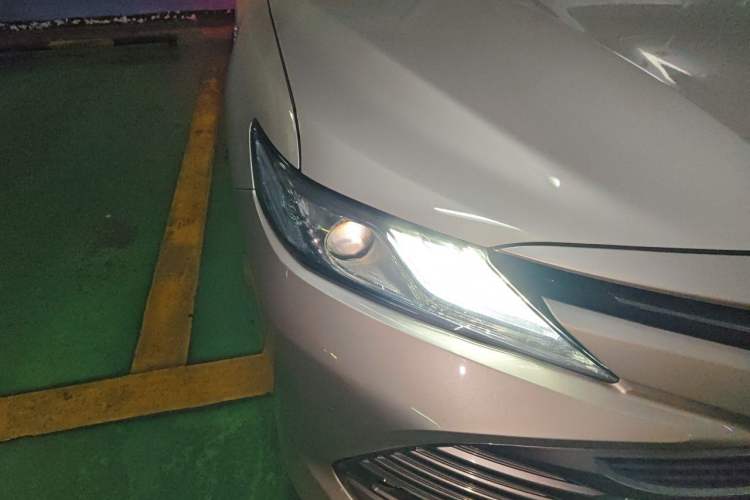 Used Toyota Camry 2019 Dual-Engine 2.5 HG Luxury Edition China VI Standard Right Front Headlight
