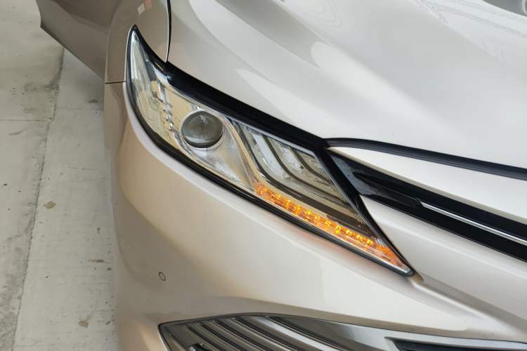 Used Toyota Camry 2019 Revised Version 2.0G Luxury Edition Right Front Headlight