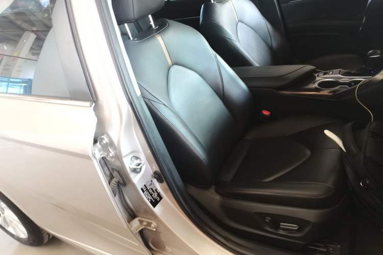 Used Toyota Camry 2019 Revised Version 2.0G Luxury Edition Right Front Seat