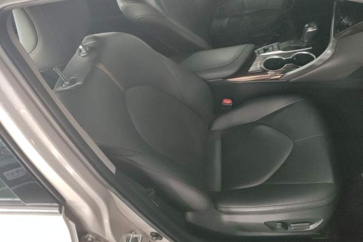 Used Toyota Camry 2019 2.5G Luxury Edition China VI Standard Right Front Seat