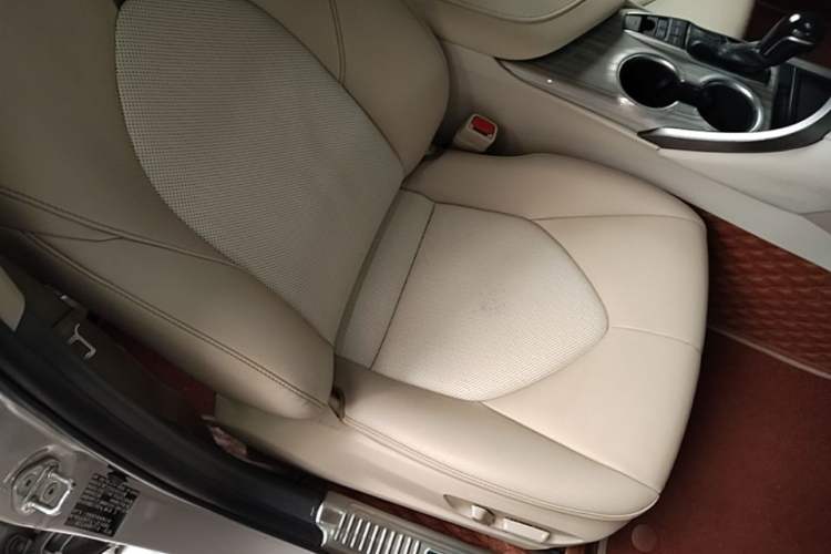 Used Toyota Camry 2019 Dual-Engine 2.5 HG Luxury Edition China VI Standard Right Front Seat