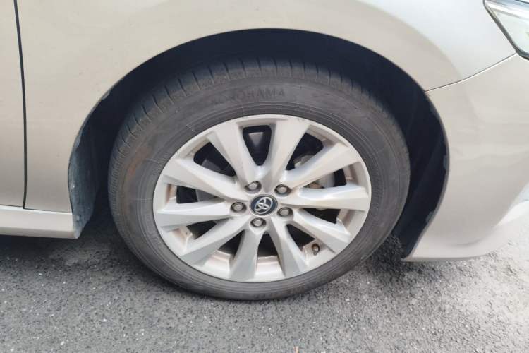 Used Toyota Camry 2019 Revised Version 2.0G Luxury Edition Right Front Wheel Hub