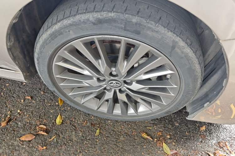 Used Toyota Camry 2019 Revised Version Dual-Engine 2.5 HG Luxury Edition Right Front Wheel Hub
