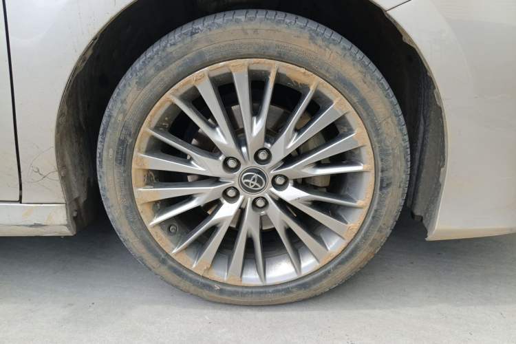 Used Toyota Camry 2019 Dual-Engine 2.5 HG Luxury Edition China V Standard Right Front Wheel Hub