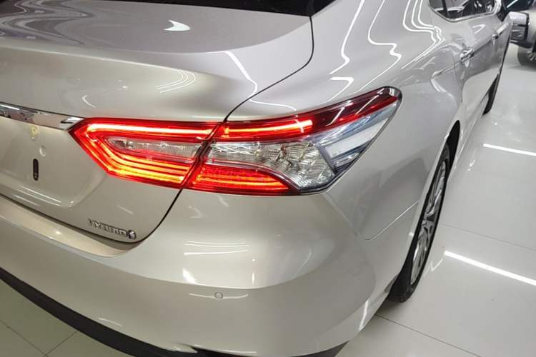 Used Toyota Camry 2019 Dual-Engine 2.5 HG Luxury Edition China VI Standard Right Rear Taillight