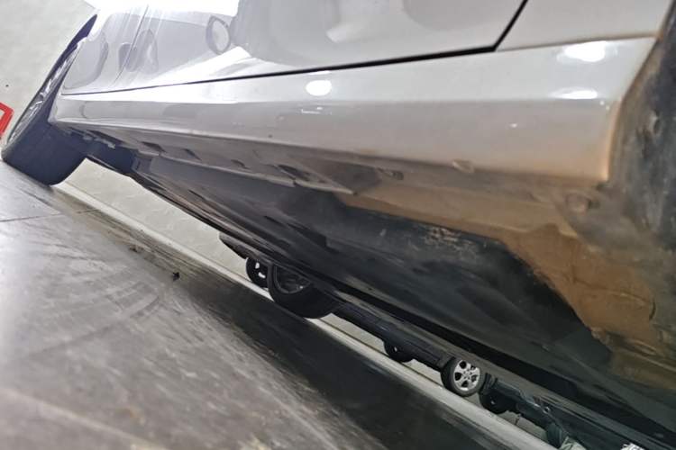Used Toyota Camry 2019 Revised Version Dual-Engine 2.5 HG Luxury Edition Right Side Sill