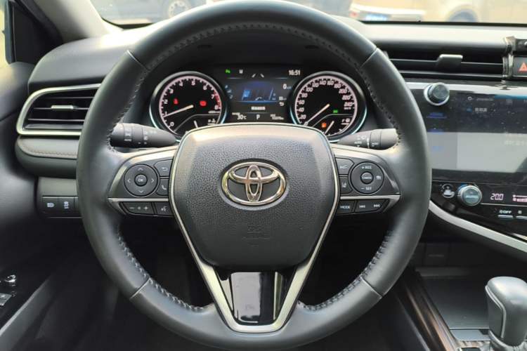 Used Toyota Camry 2019 2.0G Luxury Edition China VI Standard Steering Wheel