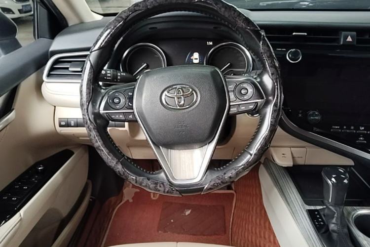 Used Toyota Camry 2019 Dual-Engine 2.5 HG Luxury Edition China VI Standard Steering Wheel
