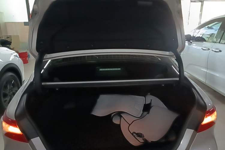 Used Toyota Camry 2019 Revised Version 2.5G Luxury Edition Trunk