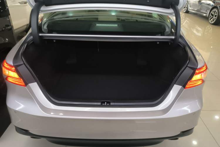 Used Toyota Camry 2019 2.0G Luxury Edition China VI Standard Trunk