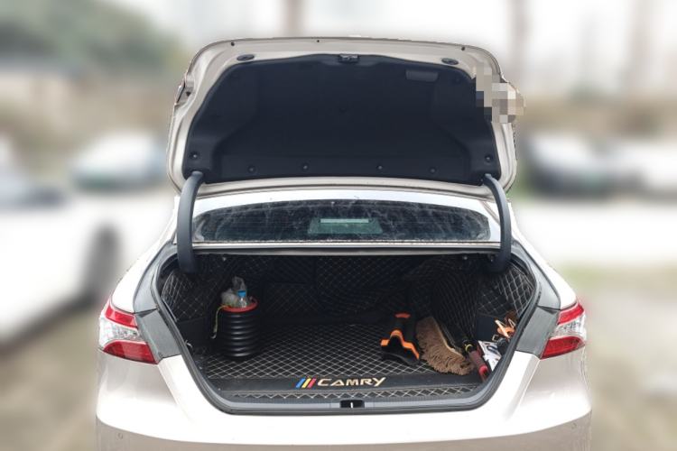 Used Toyota Camry 2019 Revised Version 2.0G Luxury Edition Trunk